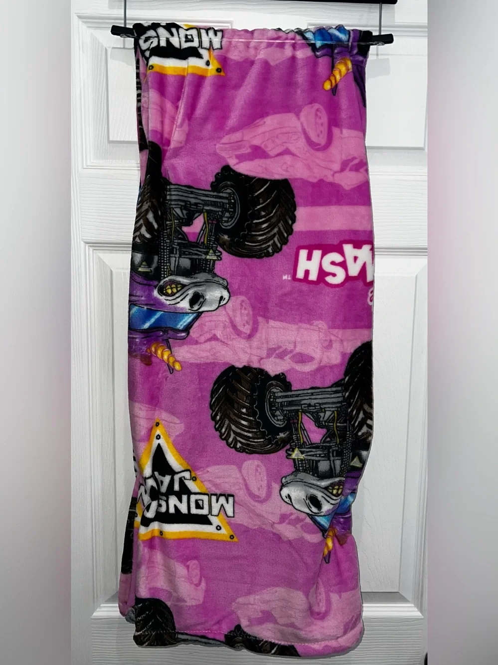 Monster Jam Plush Throw Blanket - Pink Sparkle Smash